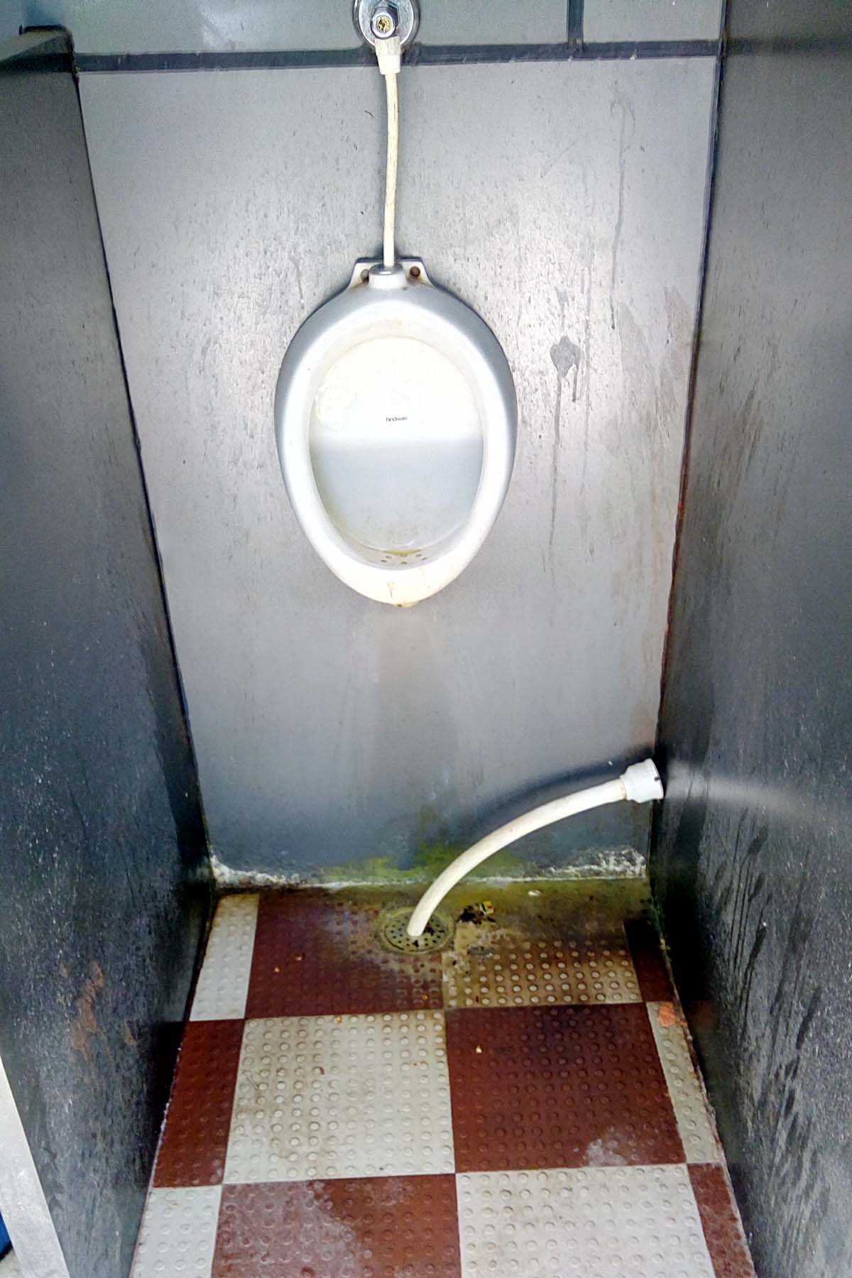 ಮೂಲ ಸೌಕರ್ಯಗಳಿಂದ ವಂಚಿತವಾಗಿರುವ ಶಿವಮೊಗ್ಗ ಪಾಲಿಕೆ ಆಡಳಿತ ಕಚೇರಿ